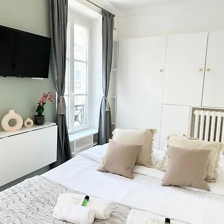 아파트 Cosy Near Opera *